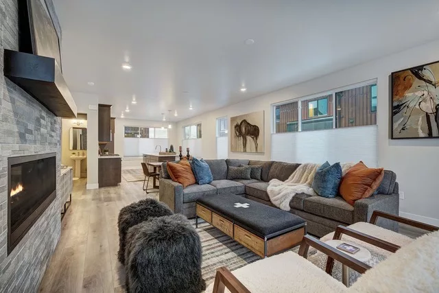arrowleaf livingroom